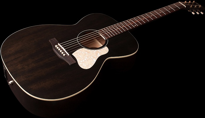 ART & LUTHERIE Legacy Faded Black QIT